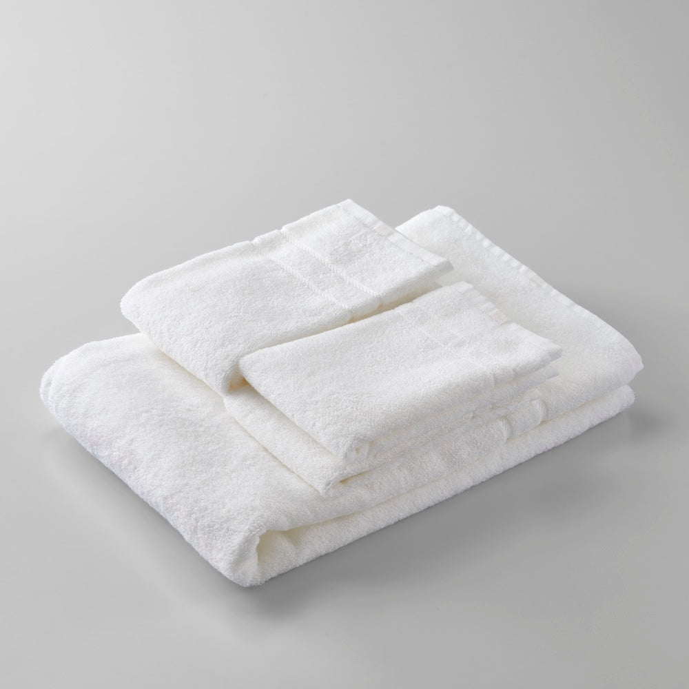 IKEUCHI ORGANIC. a set of 1 bath towel, 1 face towel, and 2 wash towels from "ORGANIC 120"