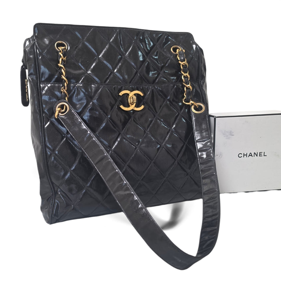 CHANEL Quilted Chain Shoulder Bag Black Patent Leather Gold-Tone Hardware