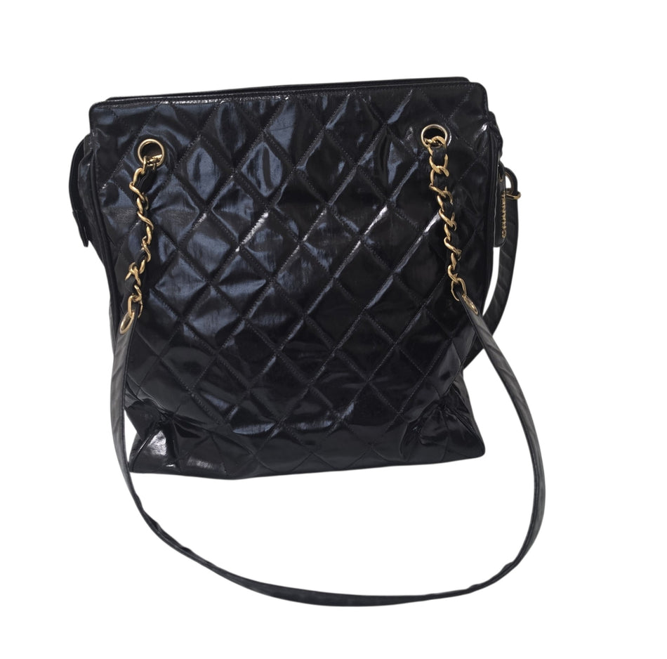 CHANEL Quilted Chain Shoulder Bag Black Patent Leather Gold-Tone Hardware