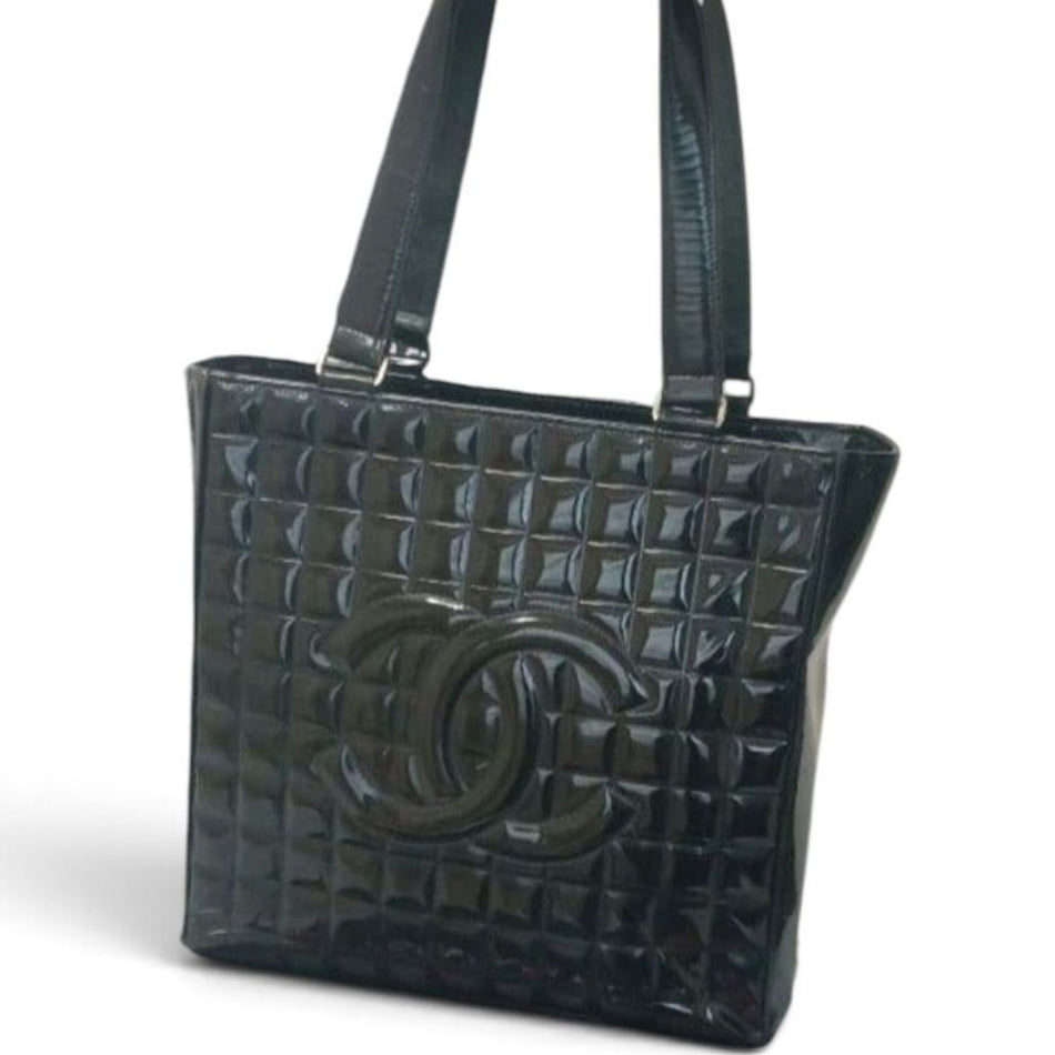 CHANEL Choco Bar Tote Bag – Black Patent Leather – CC Logo