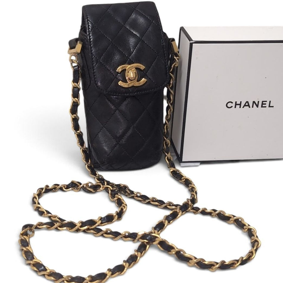 CHANEL Quilted Chain Shoulder Smartphone Case – Black Lambskin with Turn-Lock