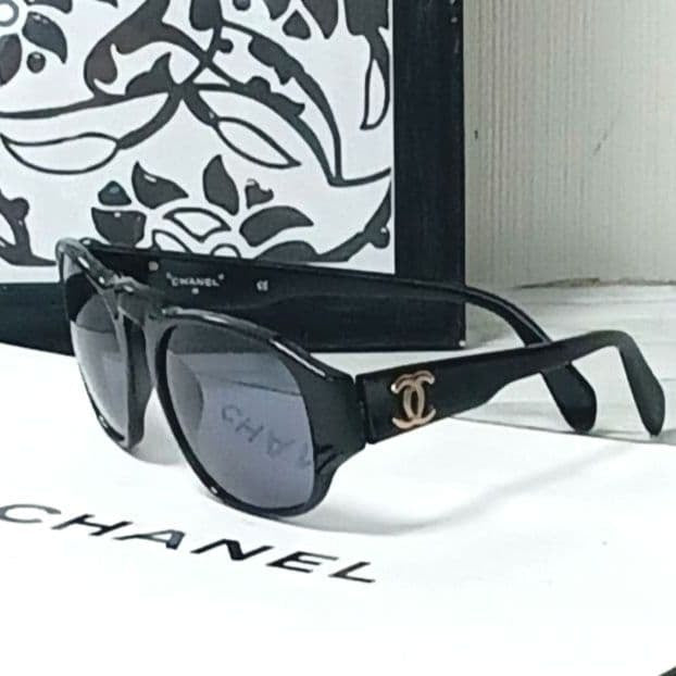 CHANEL Sunglasses Black Gold-Tone Hardware CC Logo Wayfarer Style