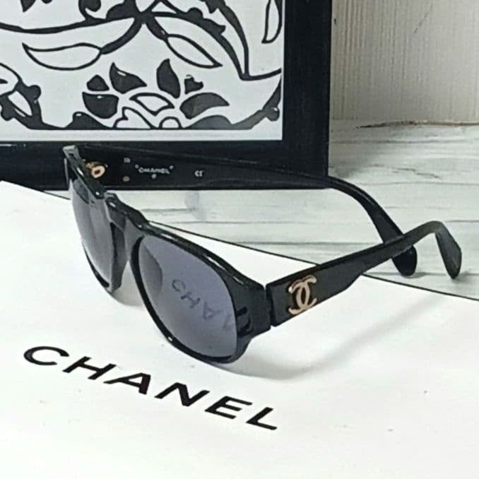 CHANEL Sunglasses Black Gold-Tone Hardware CC Logo Wayfarer Style